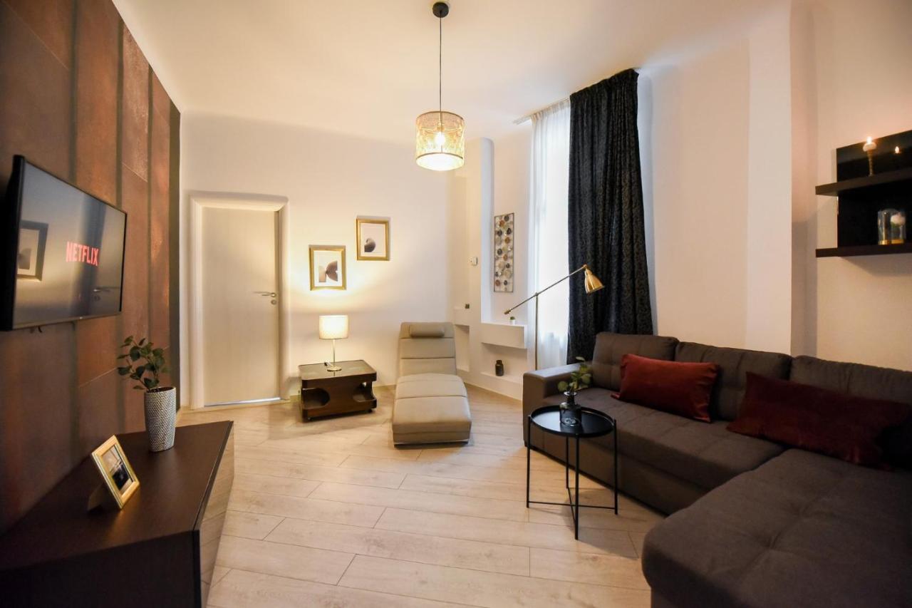 Appartement Amazing Location & Elegant Apt - Old Town à Bucarest Extérieur photo